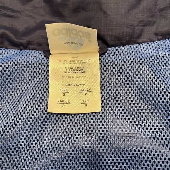 💨 Adidas Vintage Vented Windbreaker | Hidden Hood | Size Small | Navy | EUC - Picture 14 of 14